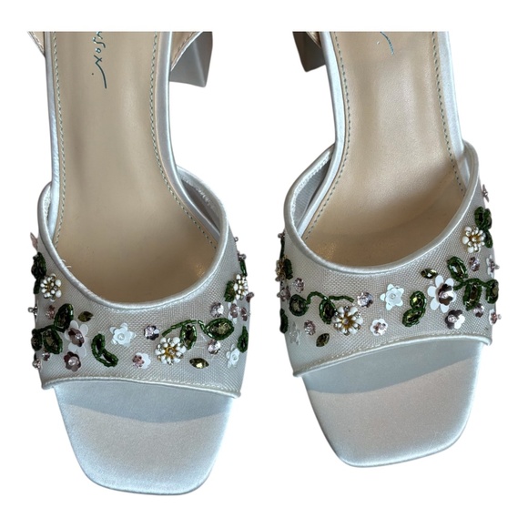 Betsy Johnson ~ Kirra Embellished Sandal in White Mesh Size 9.5M - Picture 5 of 9